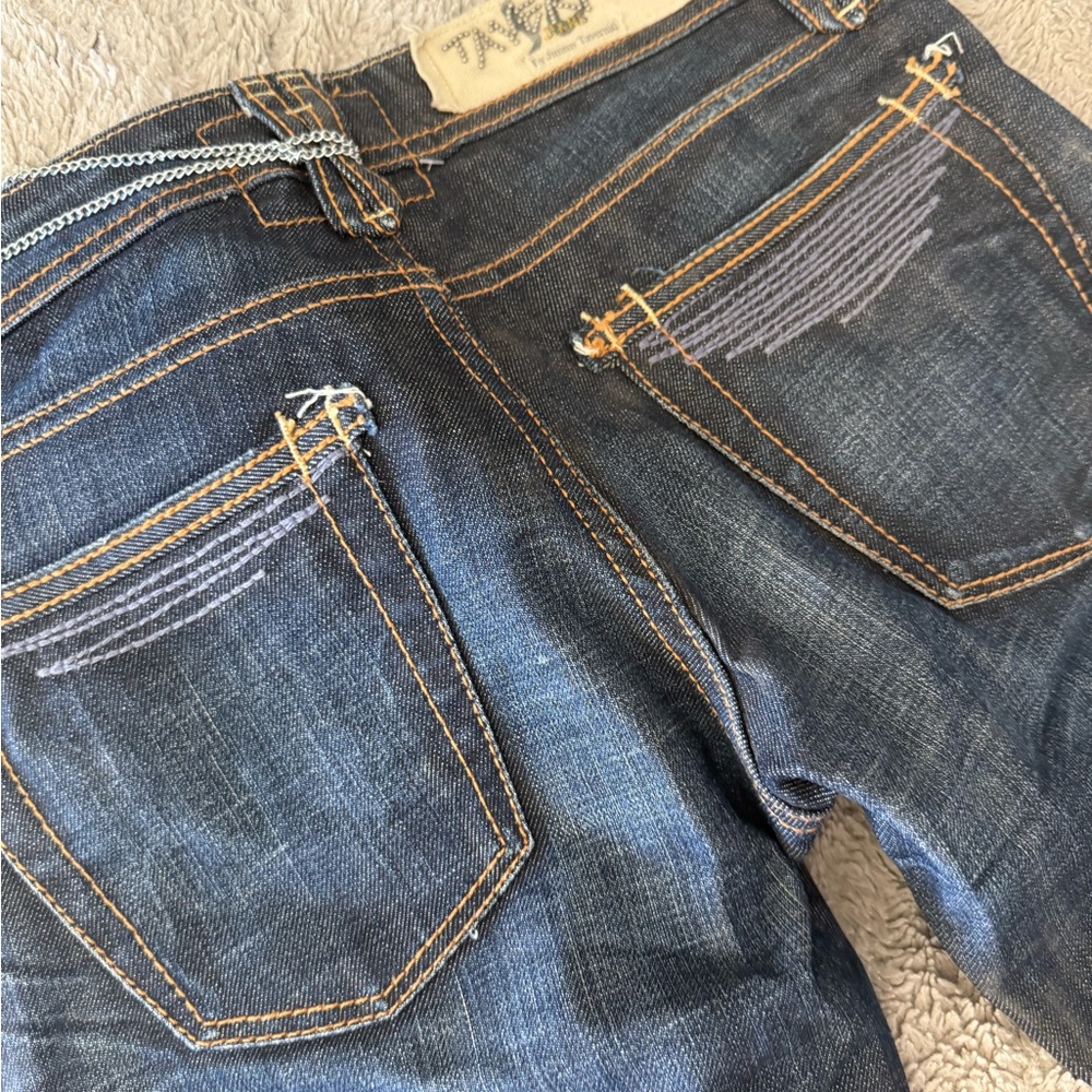 Woman’s Blue Jeans BRAND NEW Taverniti size 26